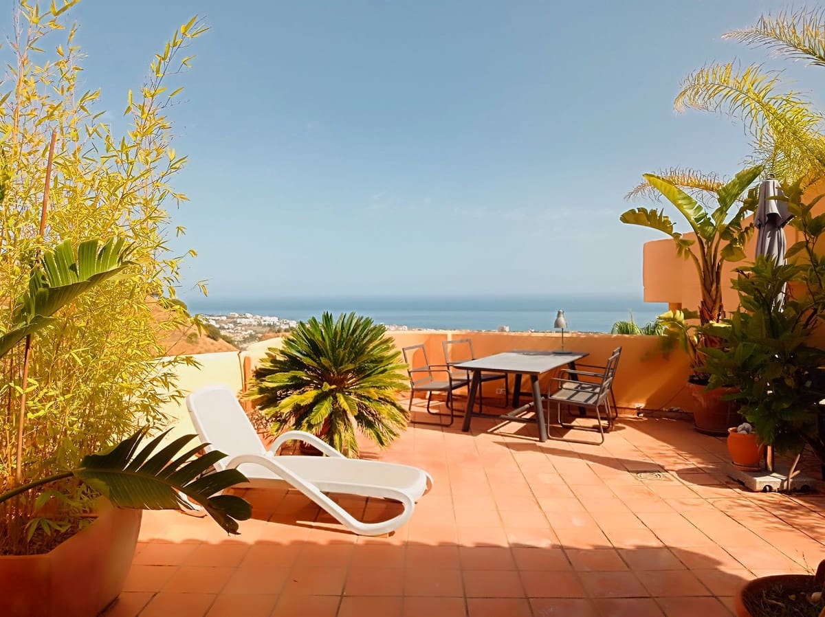 Apartamento de 2 habitaciones en Calahonda en venta con piscina - 449.000 € (Ref: 10016856)