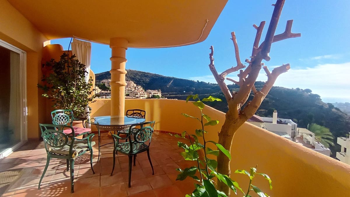 Apartamento de 2 habitaciones en Calahonda en venta con piscina - 449.000 € (Ref: 10016856)