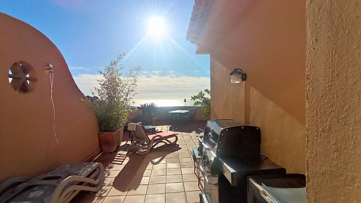 Apartamento de 2 habitaciones en Calahonda en venta con piscina - 449.000 € (Ref: 10016856)