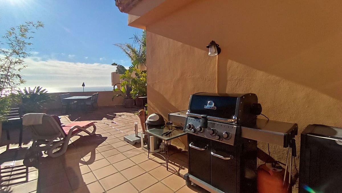Apartamento de 2 habitaciones en Calahonda en venta con piscina - 449.000 € (Ref: 10016856)