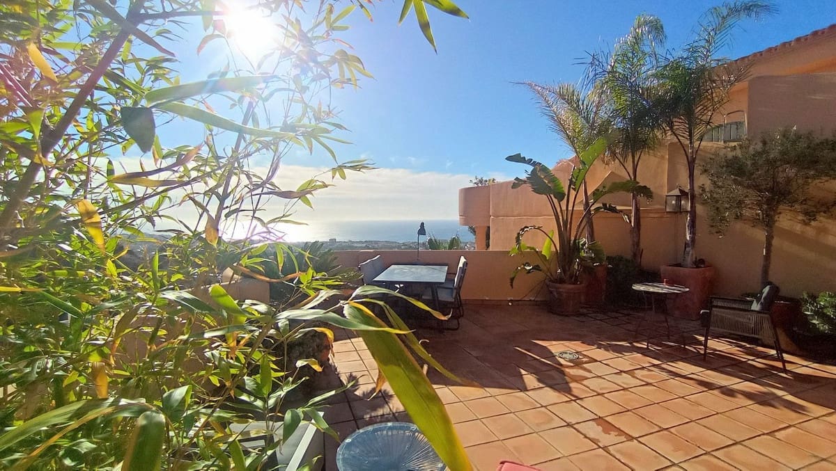 Apartamento de 2 habitaciones en Calahonda en venta con piscina - 449.000 € (Ref: 10016856)
