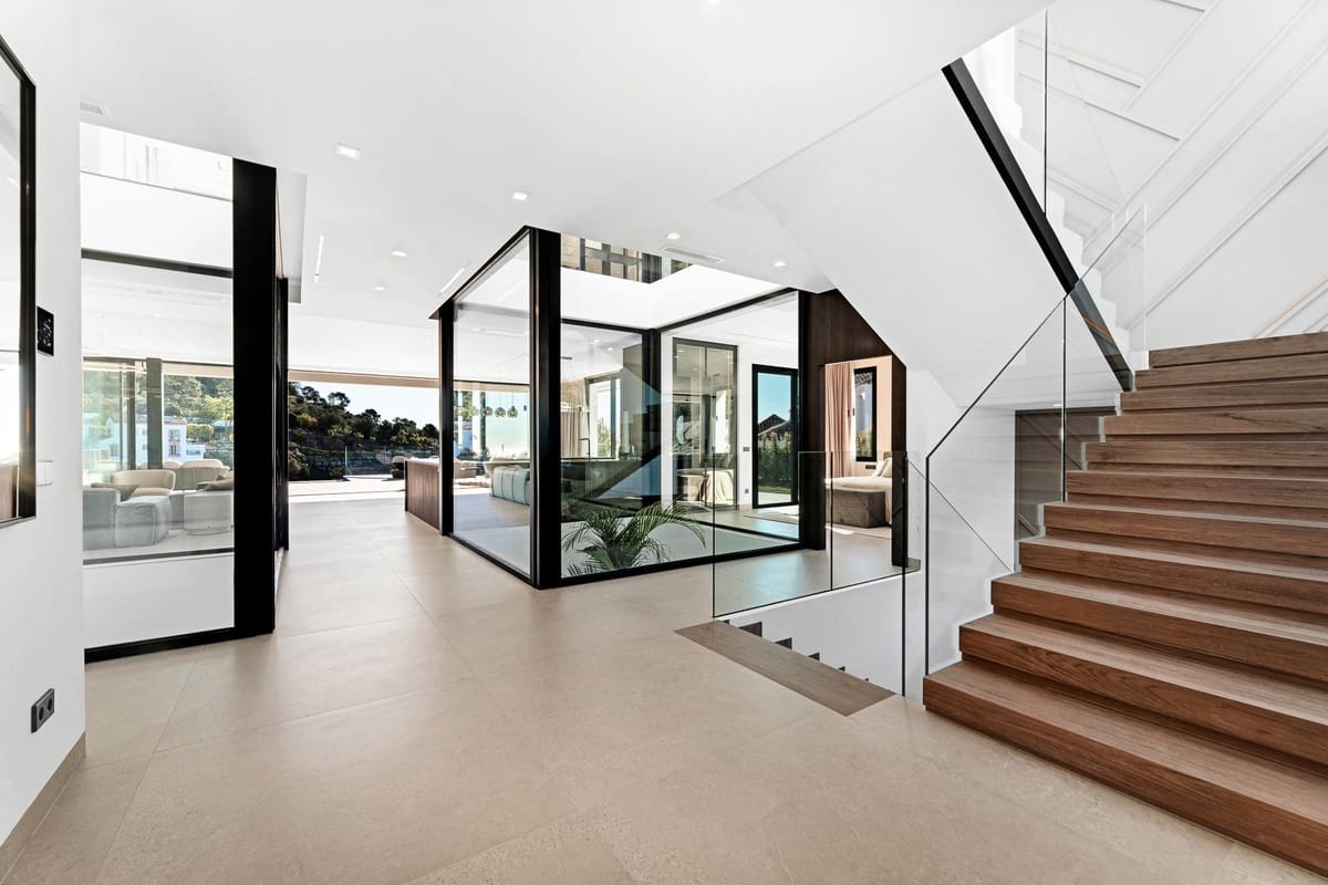 6 slaapkamer Villa te koop in El Madronal met zwembad - € 7.000.000 (Ref: 10016858)