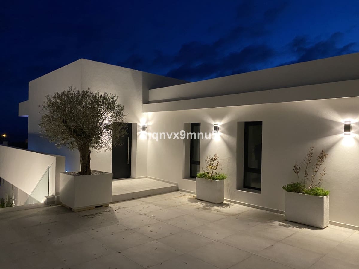 3 bedroom Villa for sale in El Chaparral with pool - € 1,495,000 (Ref: 10016861)