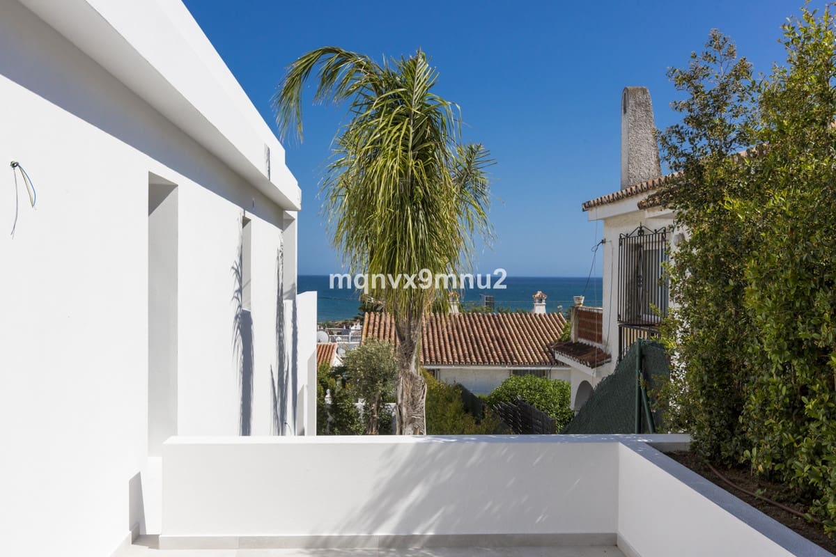 3 bedroom Villa for sale in El Chaparral with pool - € 1,495,000 (Ref: 10016861)
