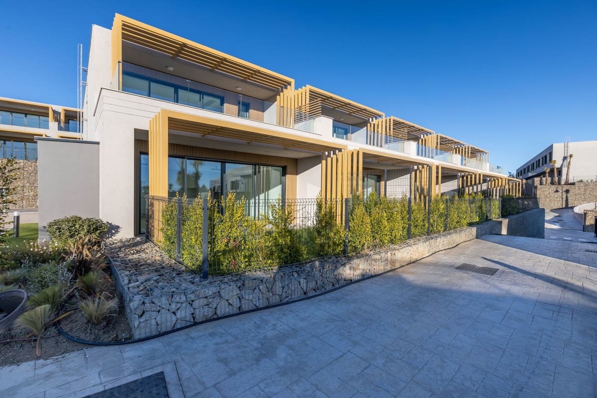 3 bedroom Townhouse for sale in El Chaparral with pool - € 950,000 (Ref: 10016863)