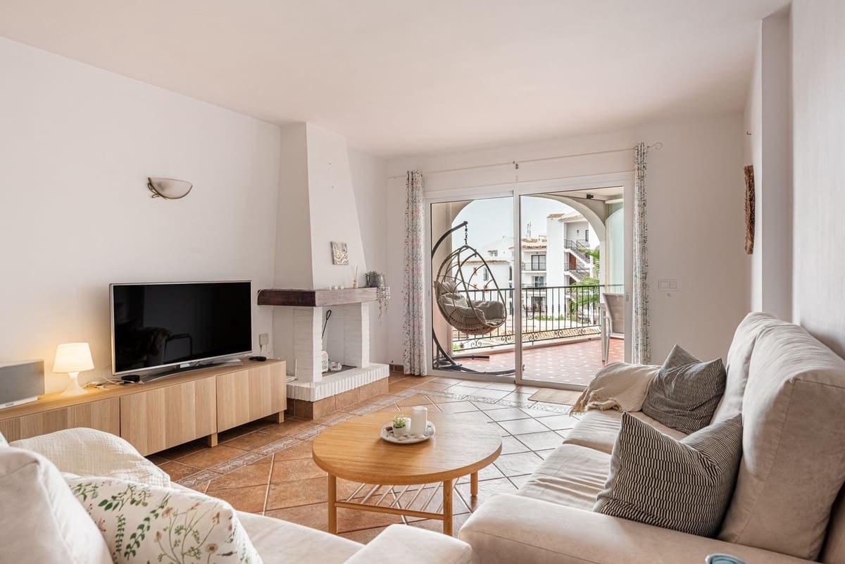 3 soveværelse Lejlighed til salg i Riviera del Sol med swimmingpool - € 449.000 (Ref: 10019382)