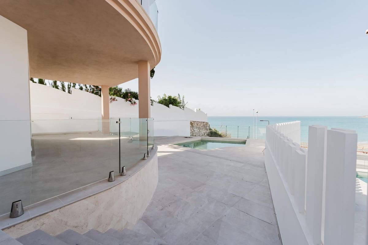 3 bedroom Villa for sale in Mijas with pool - € 2,300,000 (Ref: 10019384)