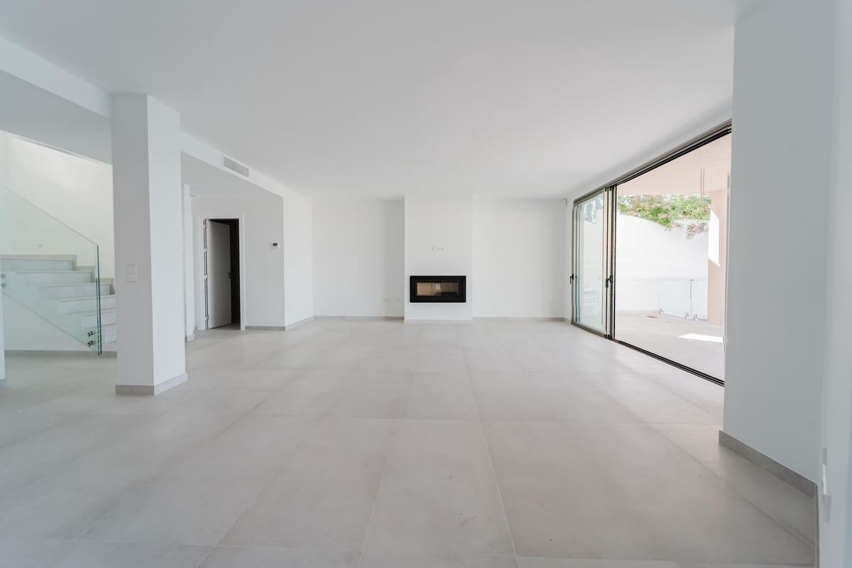 3 bedroom Villa for sale in Mijas with pool - € 2,300,000 (Ref: 10019384)