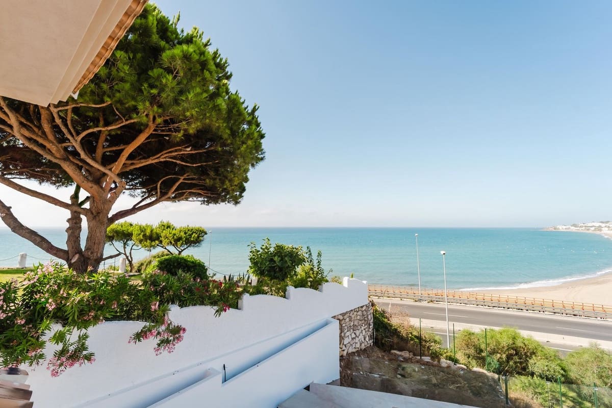 3 bedroom Villa for sale in Mijas with pool - € 2,300,000 (Ref: 10019384)