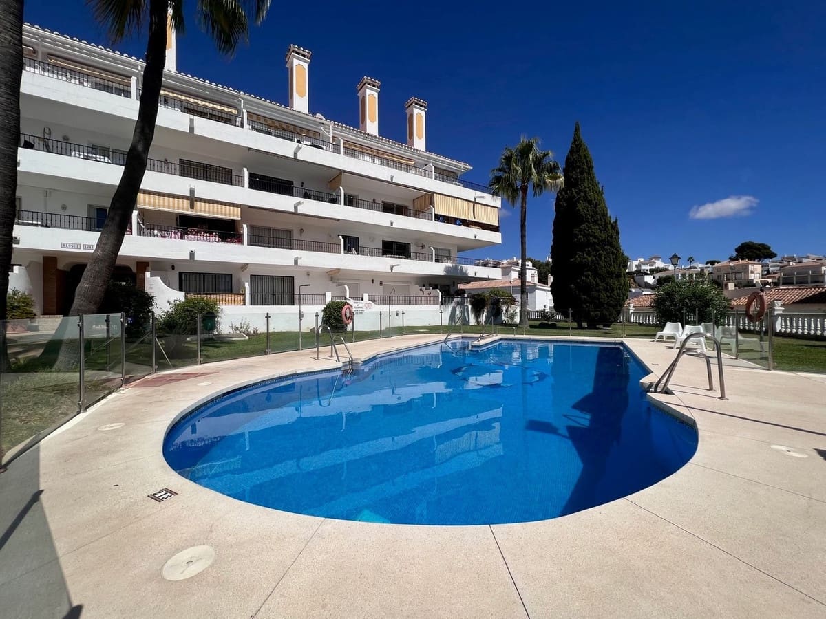 2 bedroom Apartment for sale in Riviera del Sol with pool - € 339,000 (Ref: 10019385)