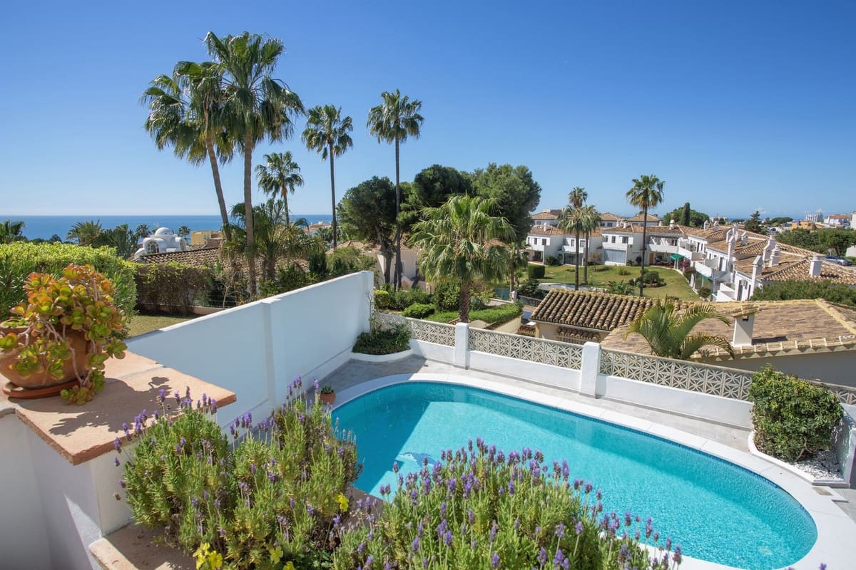 3 bedroom Villa for sale in Riviera del Sol with pool garage - € 1,299,000 (Ref: 10019387)