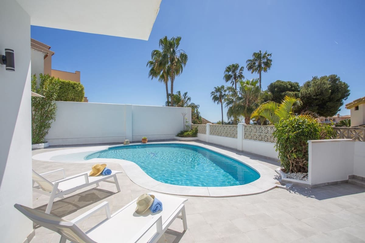 3 bedroom Villa for sale in Riviera del Sol with pool garage - € 1,299,000 (Ref: 10019387)