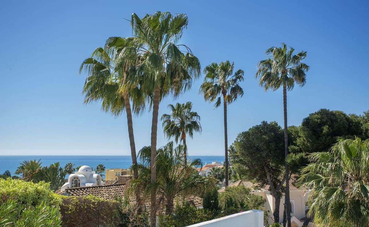 3 bedroom Villa for sale in Riviera del Sol with pool garage - € 1,299,000 (Ref: 10019387)