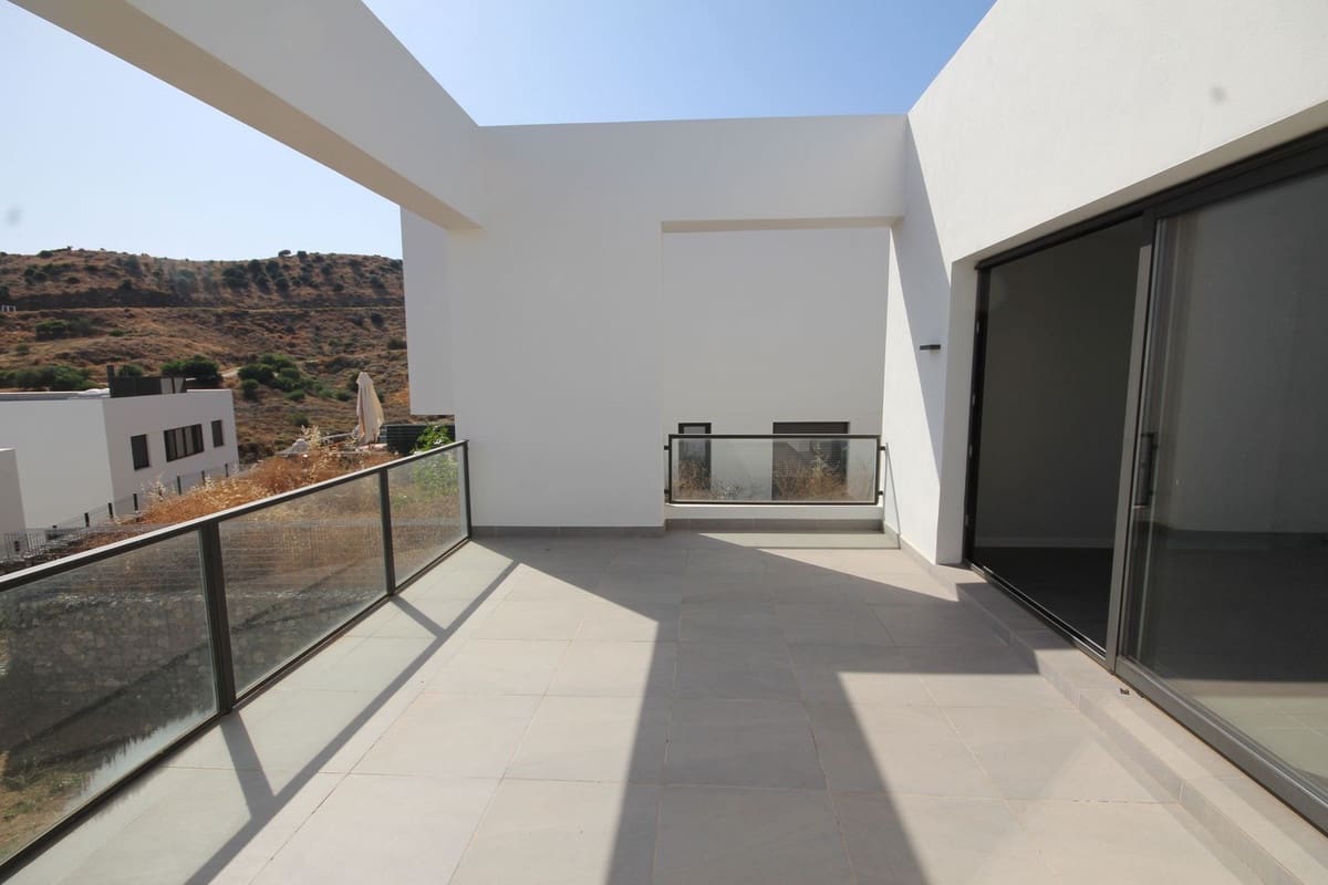 Pareado de 3 habitaciones en Riviera del Sol en venta con piscina - 599.000 € (Ref: 10019388)