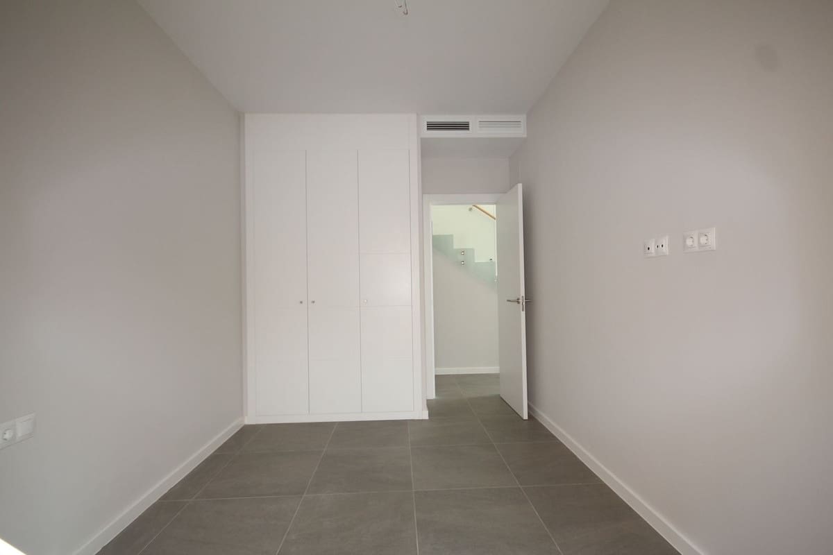 Pareado de 3 habitaciones en Riviera del Sol en venta con piscina - 599.000 € (Ref: 10019388)
