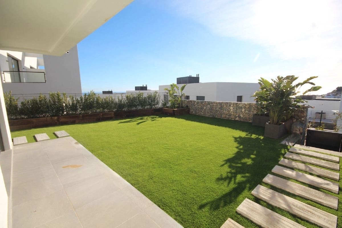 Pareado de 3 habitaciones en Riviera del Sol en venta con piscina - 599.000 € (Ref: 10019388)