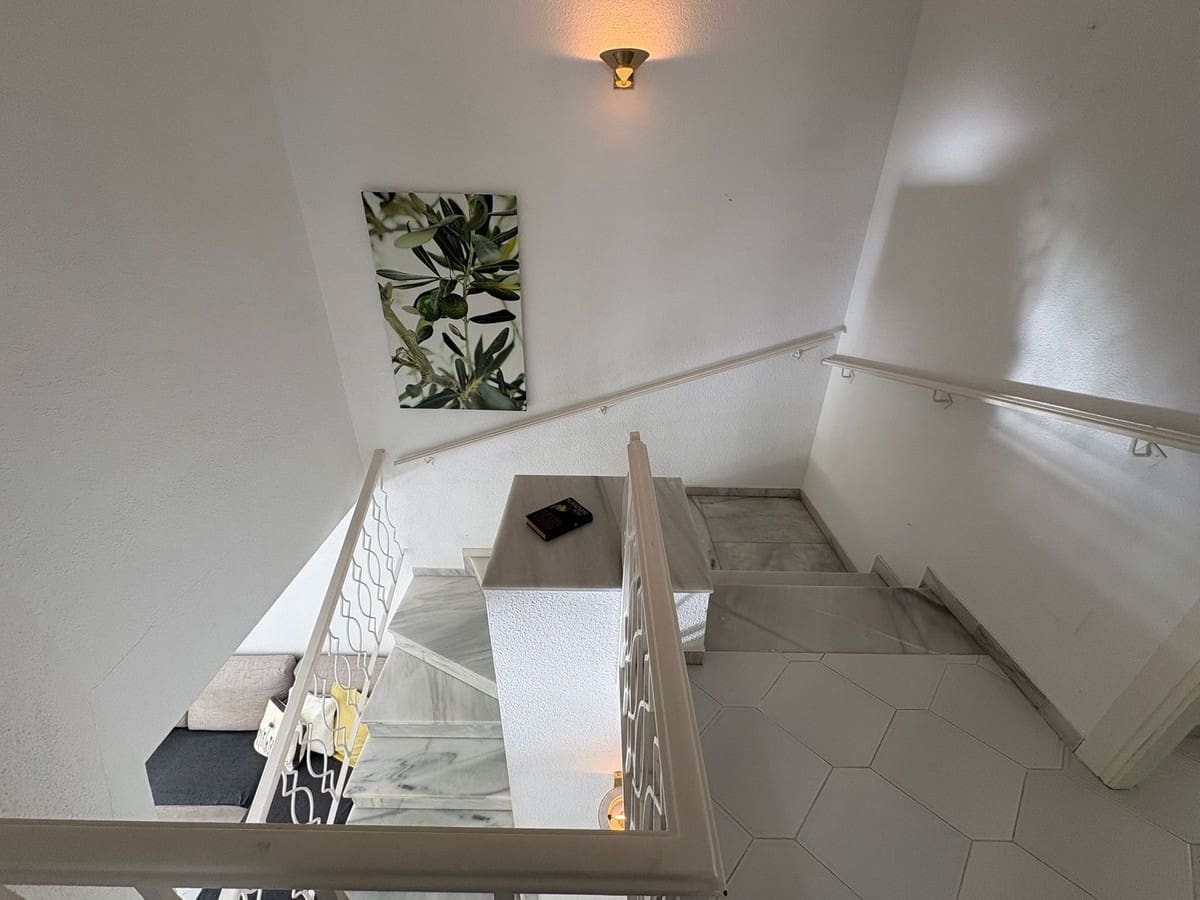 3 chambre Villa/Maison Semi-Mitoyenne à vendre à Miraflores avec piscine - 575 000 € (Ref: 10019390)