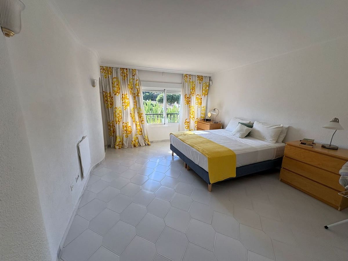 3 chambre Villa/Maison Semi-Mitoyenne à vendre à Miraflores avec piscine - 575 000 € (Ref: 10019390)