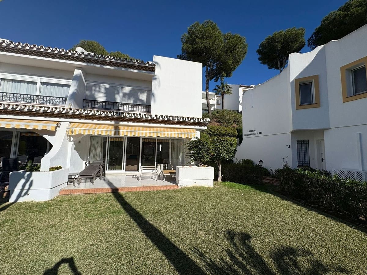 3 chambre Villa/Maison Semi-Mitoyenne à vendre à Miraflores avec piscine - 575 000 € (Ref: 10019390)