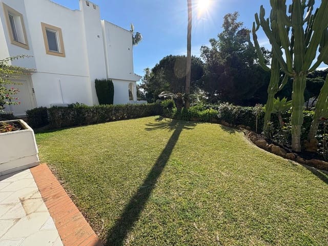 3 bedroom Semi-detached Villa for sale in Miraflores, Mijas with pool - € 575,000 (Ref: 10019390)
