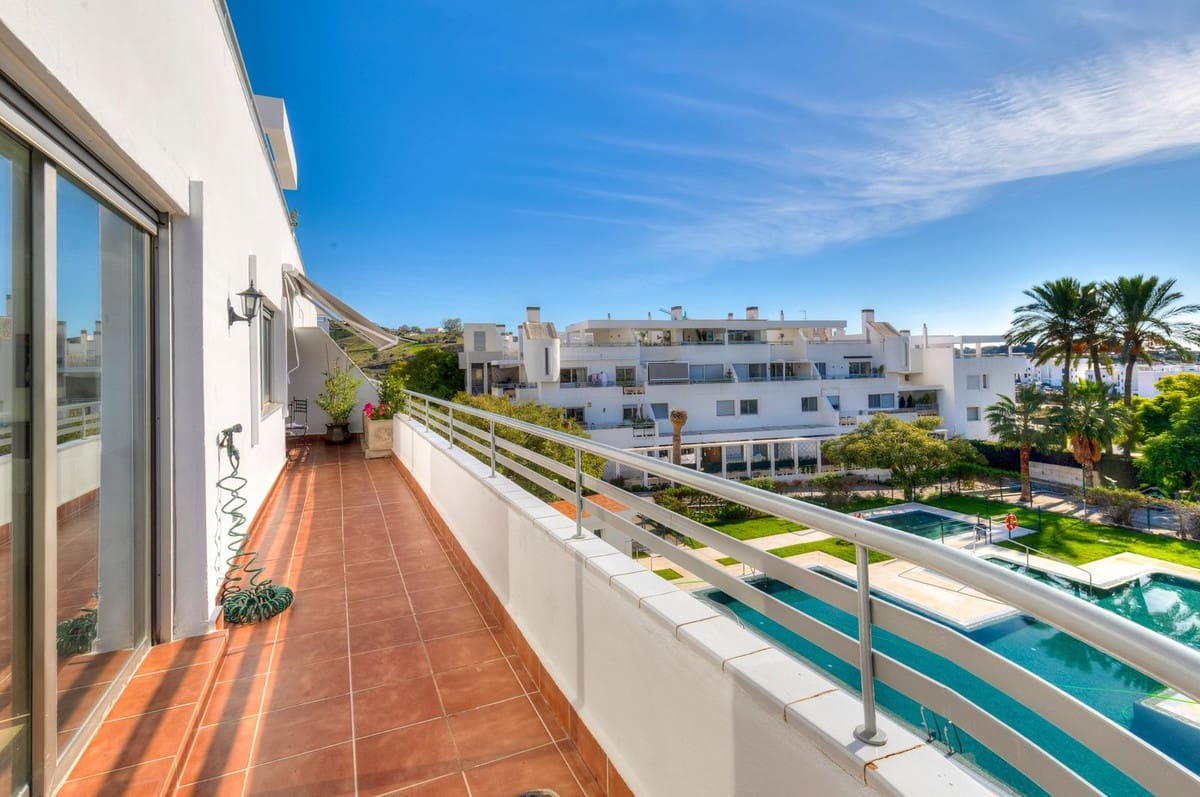 5 sovrum Lägenhet till salu i La Cala Golf med pool - 925 000 € (Ref: 10019392)