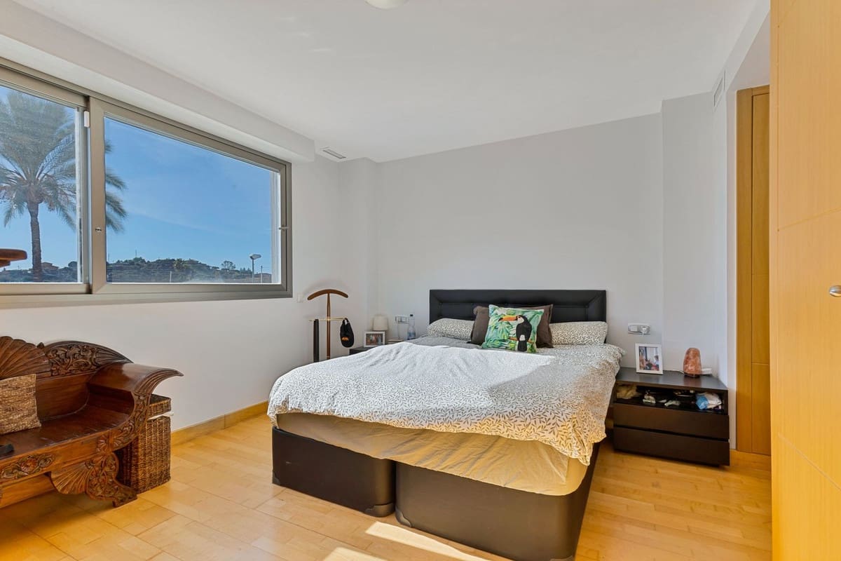 5 sovrum Lägenhet till salu i La Cala Golf med pool - 925 000 € (Ref: 10019392)