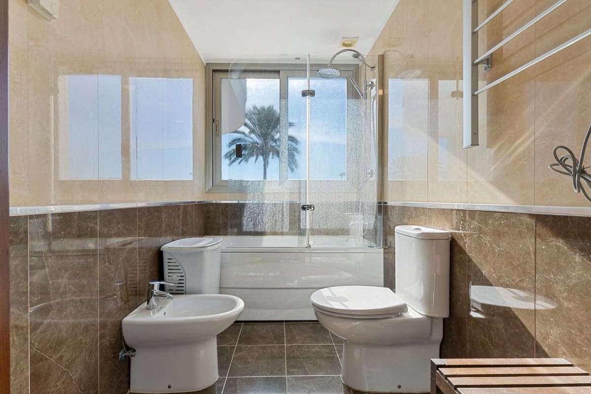 5 sovrum Lägenhet till salu i La Cala Golf med pool - 925 000 € (Ref: 10019392)