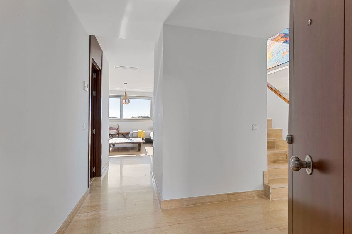5 sovrum Lägenhet till salu i La Cala Golf med pool - 925 000 € (Ref: 10019392)
