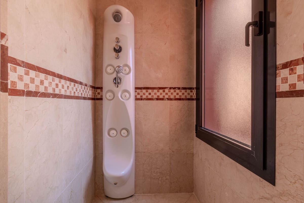 3 sypialnia Apartament na sprzedaż w Calahonda z basenem garażem - 1 150 000 € (Ref: 10019393)