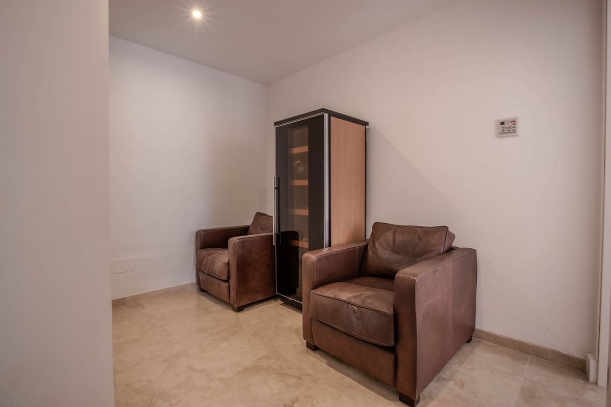 3 sypialnia Apartament na sprzedaż w Calahonda z basenem garażem - 1 150 000 € (Ref: 10019393)