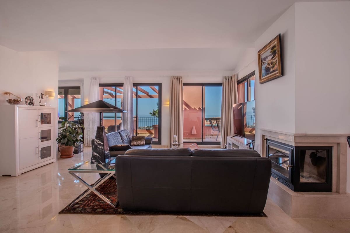 3 sypialnia Apartament na sprzedaż w Calahonda z basenem garażem - 1 150 000 € (Ref: 10019393)
