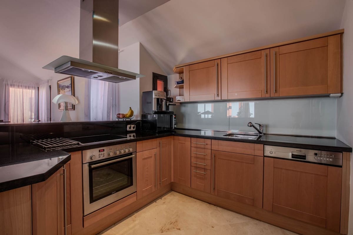 3 sypialnia Apartament na sprzedaż w Calahonda z basenem garażem - 1 150 000 € (Ref: 10019393)