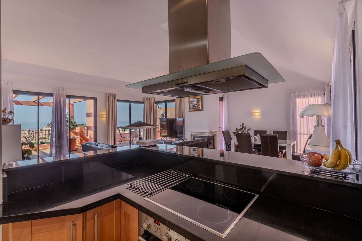 3 sypialnia Apartament na sprzedaż w Calahonda z basenem garażem - 1 150 000 € (Ref: 10019393)