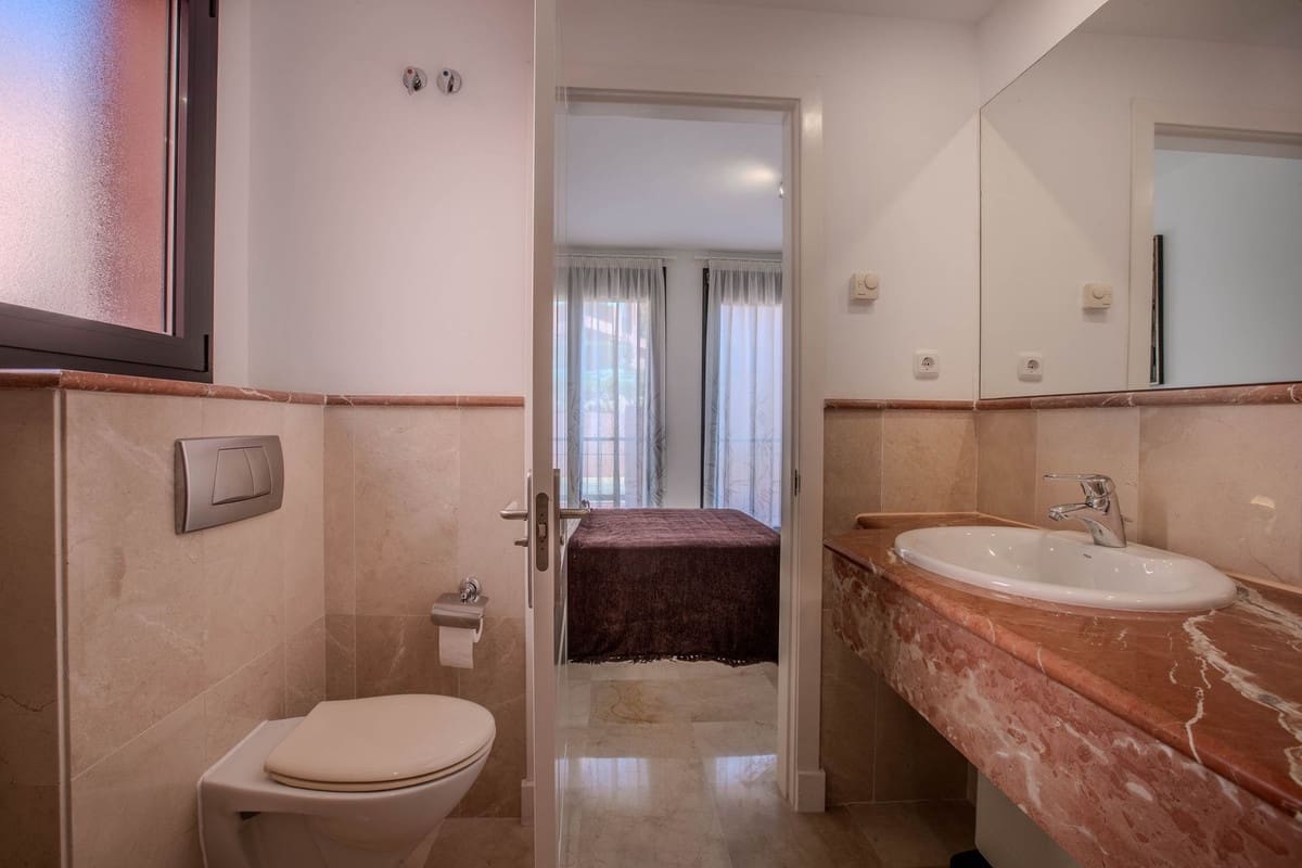3 sypialnia Apartament na sprzedaż w Calahonda z basenem garażem - 1 150 000 € (Ref: 10019393)