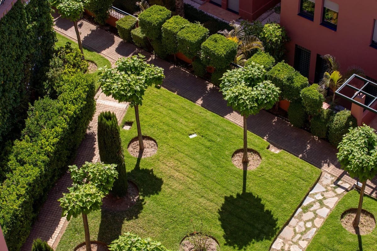 3 sypialnia Apartament na sprzedaż w Calahonda z basenem garażem - 1 150 000 € (Ref: 10019393)