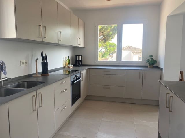 4 slaapkamer Villa te koop in Calahonda, Mijas met zwembad - € 1.250.000 (Ref: 10019396)