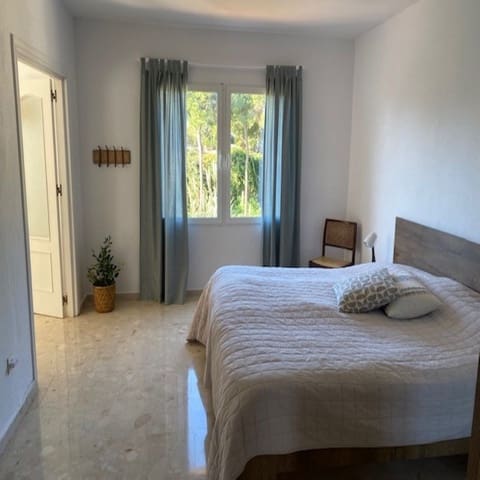 4 slaapkamer Villa te koop in Calahonda, Mijas met zwembad - € 1.250.000 (Ref: 10019396)