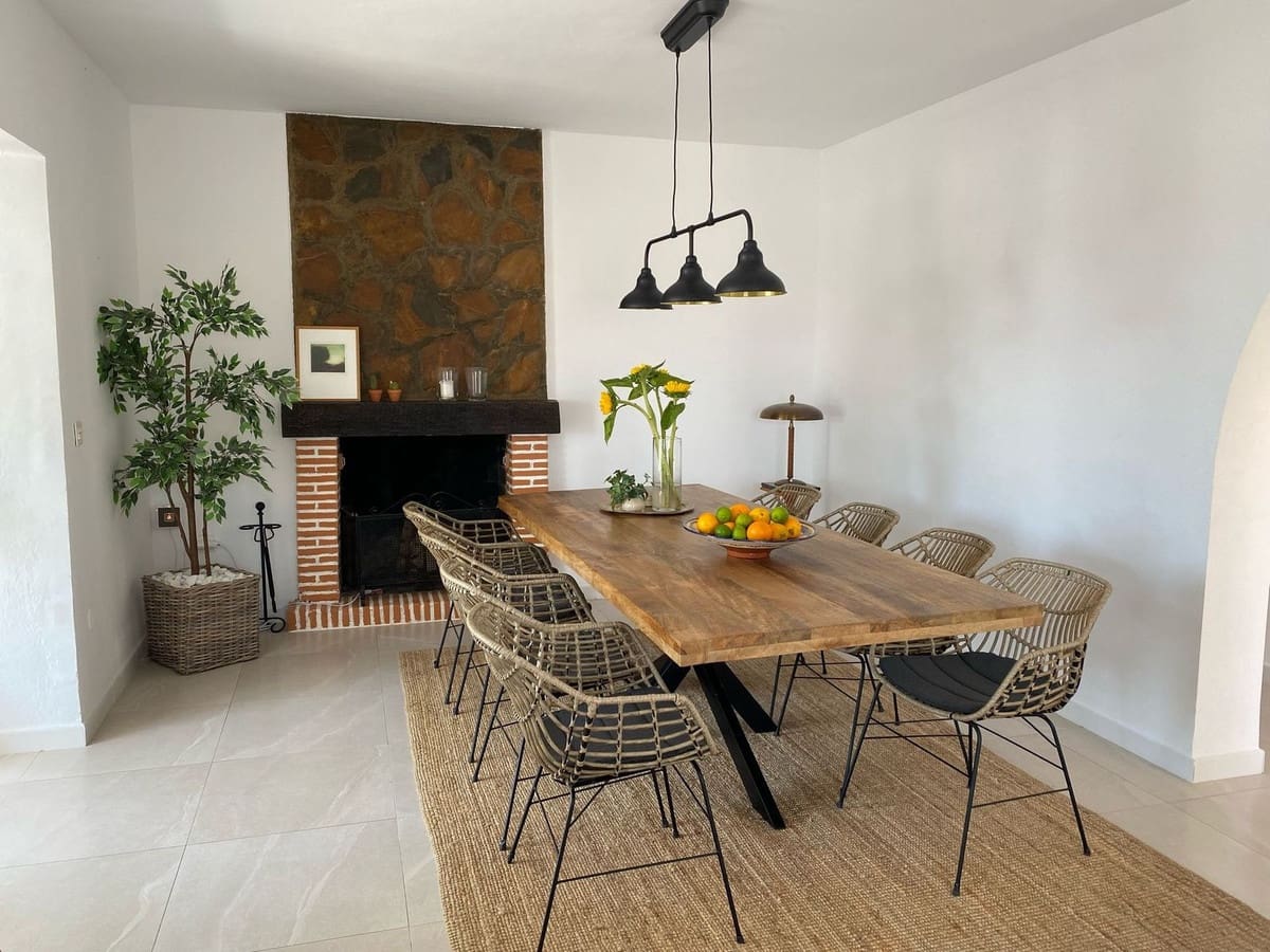 4 slaapkamer Villa te koop in Calahonda met zwembad - € 1.250.000 (Ref: 10019396)