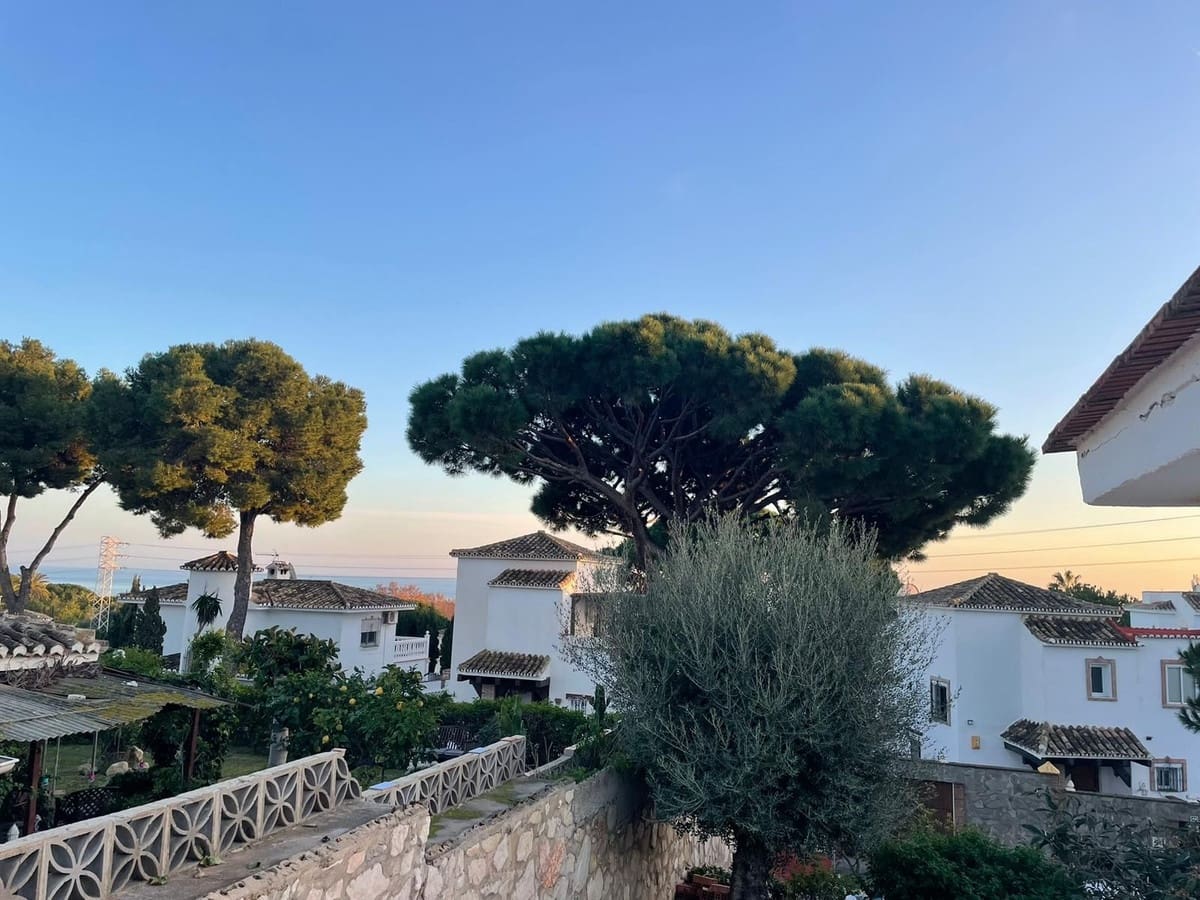 4 slaapkamer Villa te koop in Calahonda met zwembad - € 1.250.000 (Ref: 10019396)
