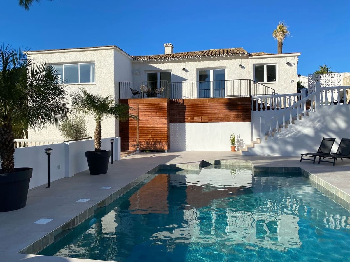 4 slaapkamer Villa te koop in Calahonda met zwembad - € 1.250.000 (Ref: 10019396)