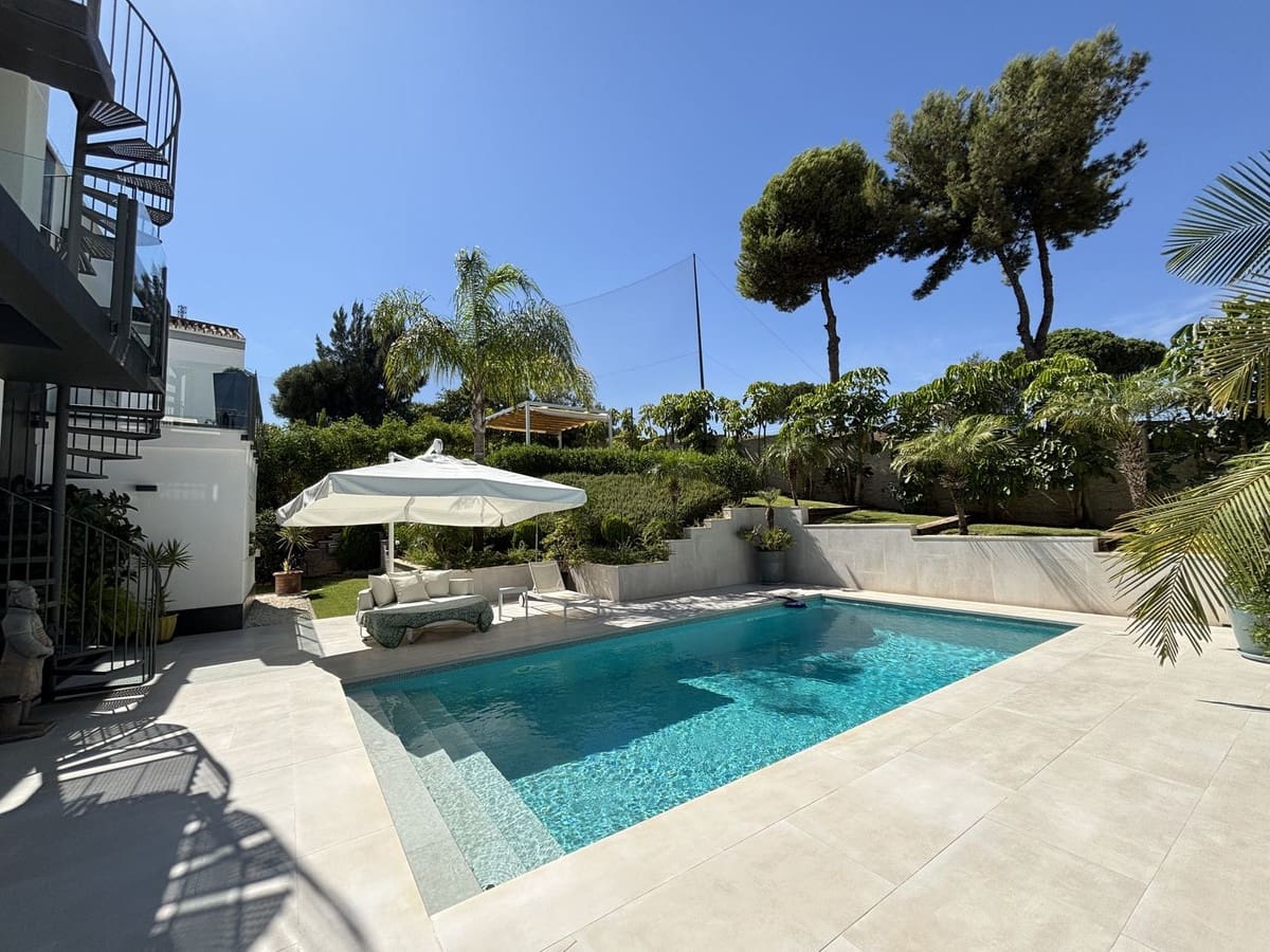 5 sypialnia Willa na sprzedaż w La Cala Golf z basenem garażem - 1 650 000 € (Ref: 10019398)