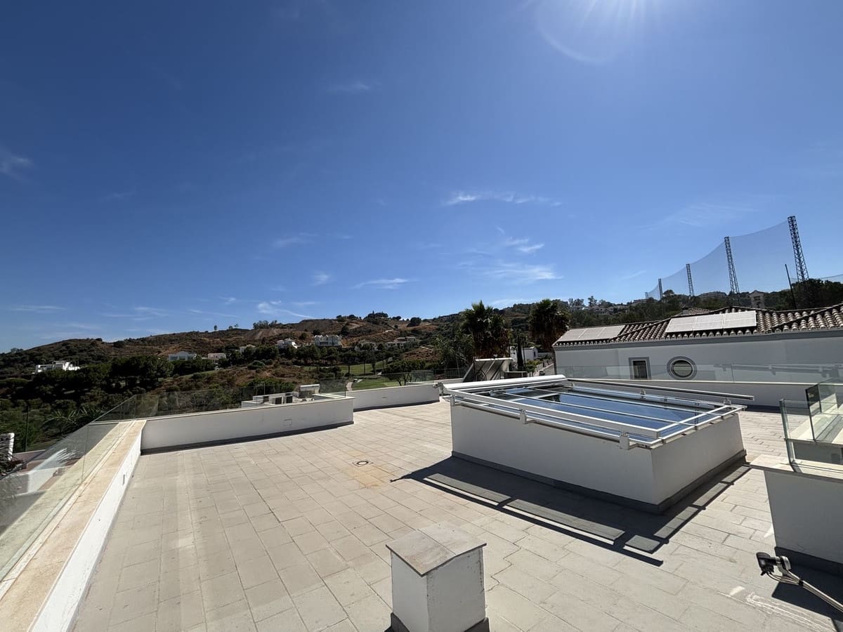 5 sypialnia Willa na sprzedaż w La Cala Golf z basenem garażem - 1 650 000 € (Ref: 10019398)