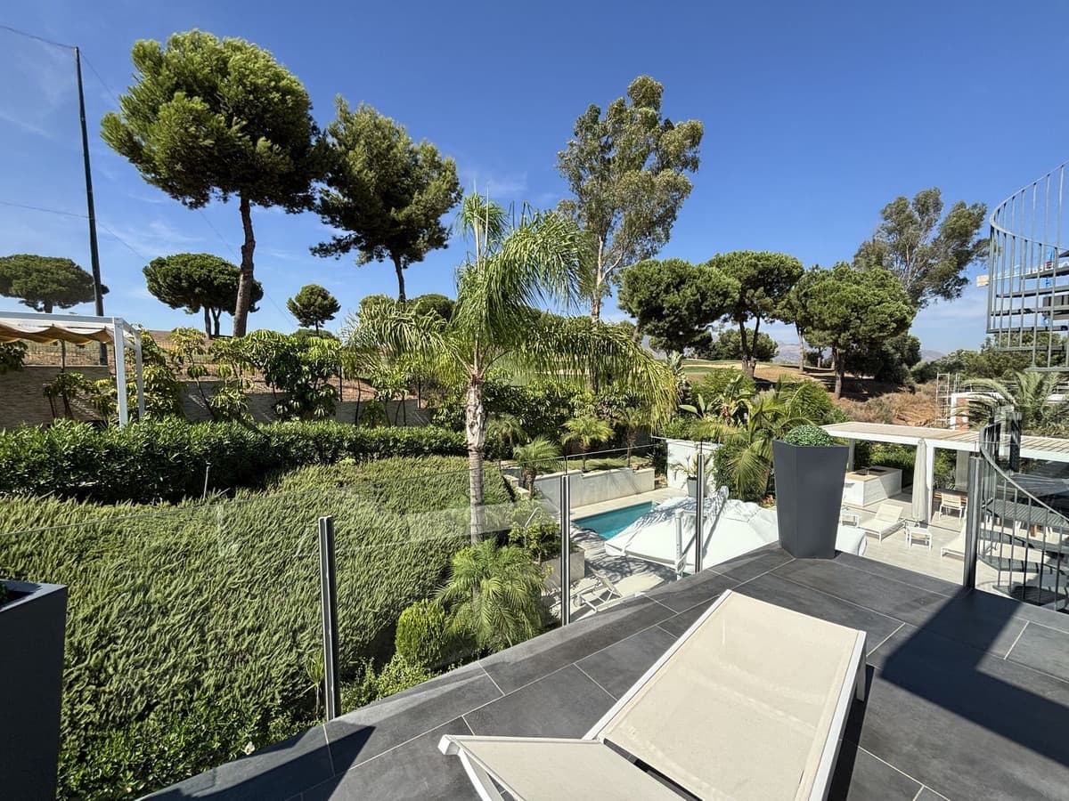 5 sypialnia Willa na sprzedaż w La Cala Golf z basenem garażem - 1 650 000 € (Ref: 10019398)