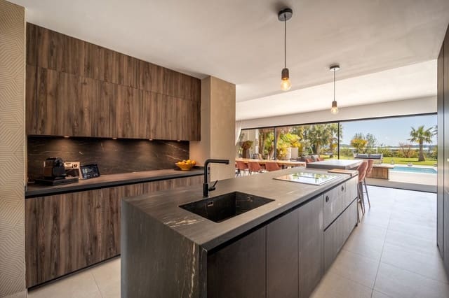 4 makuuhuone Huvila myytävänä paikassa La Cala Golf, Mijas mukana uima-altaan 
autotalli - 1 850 000 € (Ref: 10019959)