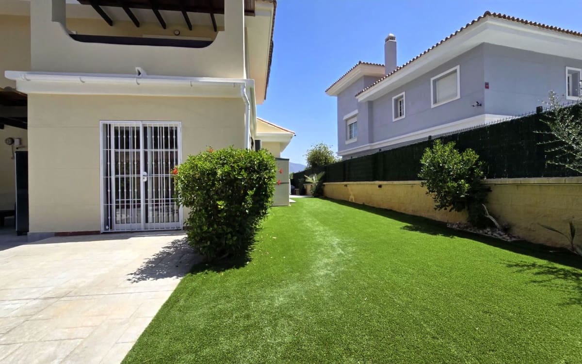 5 sovrum Villa till salu i La Cala Hills med pool - 895 000 € (Ref: 10019960)