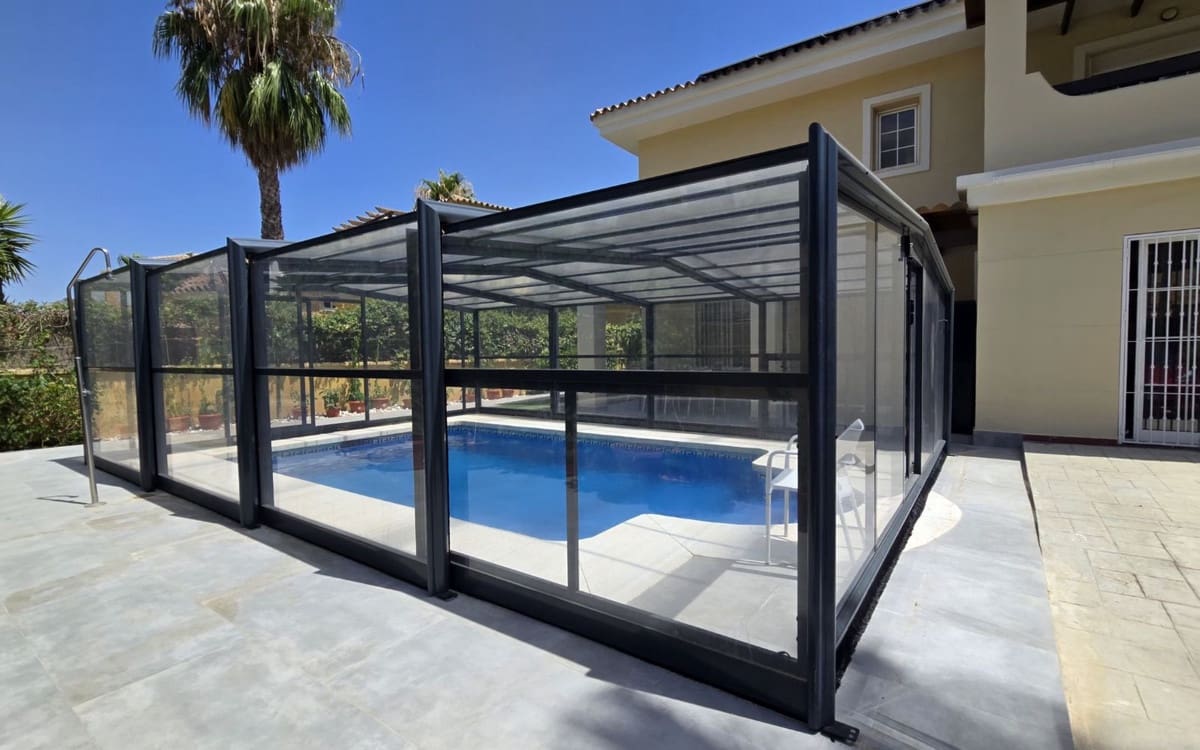 5 sovrum Villa till salu i La Cala Hills med pool - 895 000 € (Ref: 10019960)