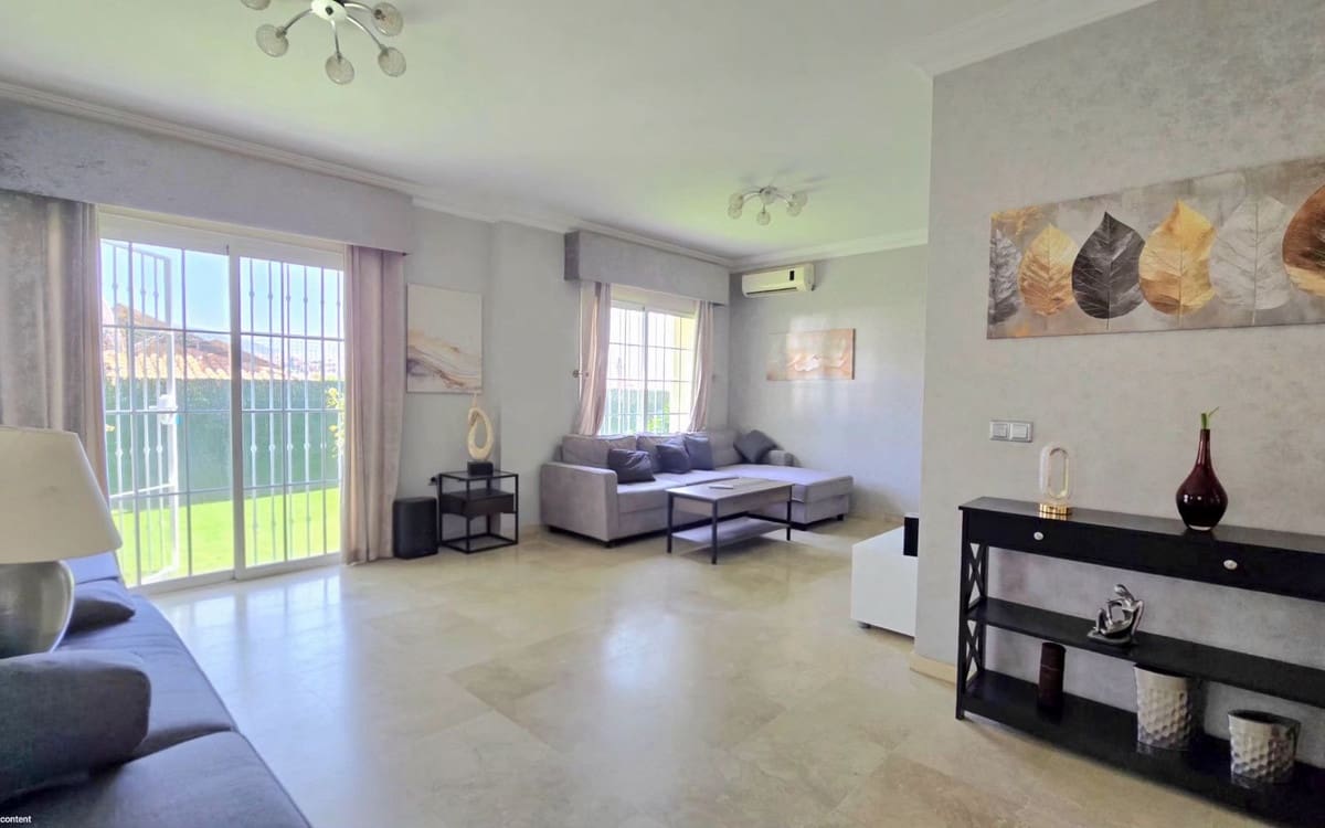 5 sovrum Villa till salu i La Cala Hills med pool - 895 000 € (Ref: 10019960)