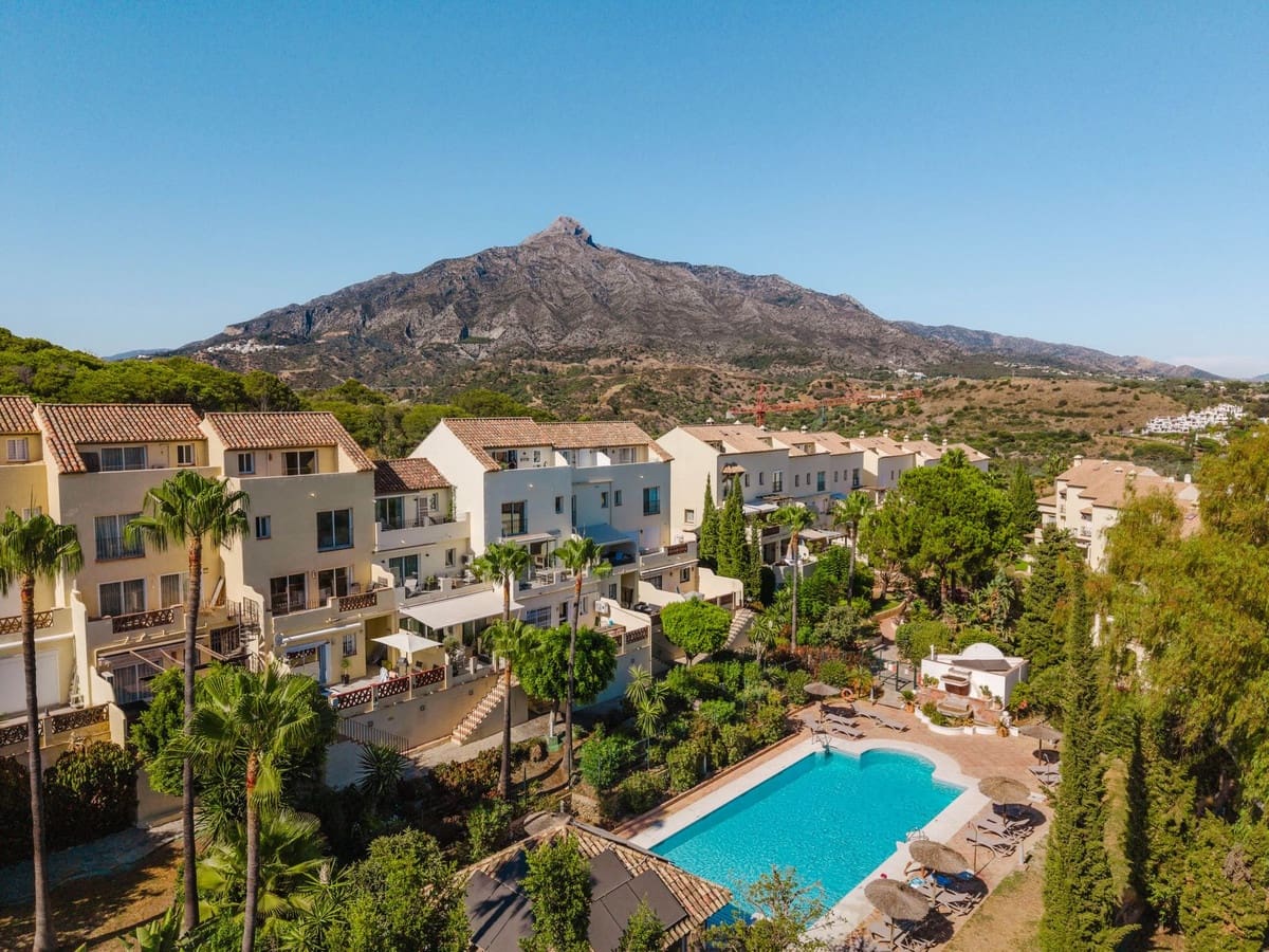 3 slaapkamer Huis te koop in Aloha Golf met zwembad - € 735.000 (Ref: 10019961)