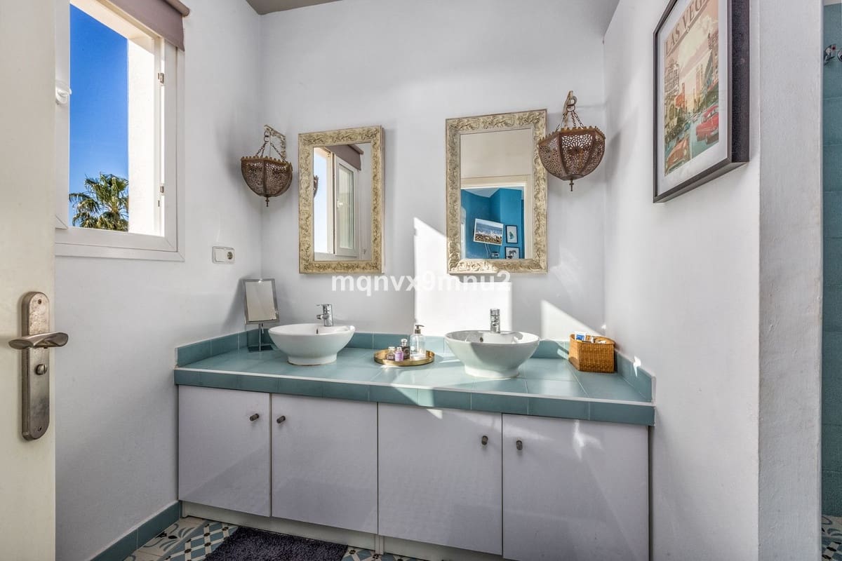 5 chambre Villa/Maison à vendre à El Chaparral avec piscine garage - 1 399 999 € (Ref: 10019964)