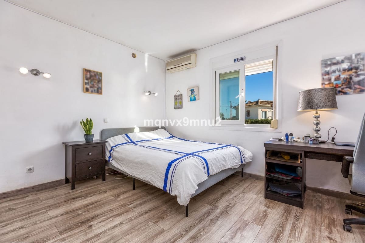 5 chambre Villa/Maison à vendre à El Chaparral avec piscine garage - 1 399 999 € (Ref: 10019964)